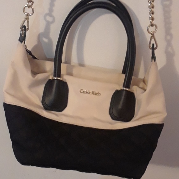Calvin Klein Handbags - Calvin Klein crossbody